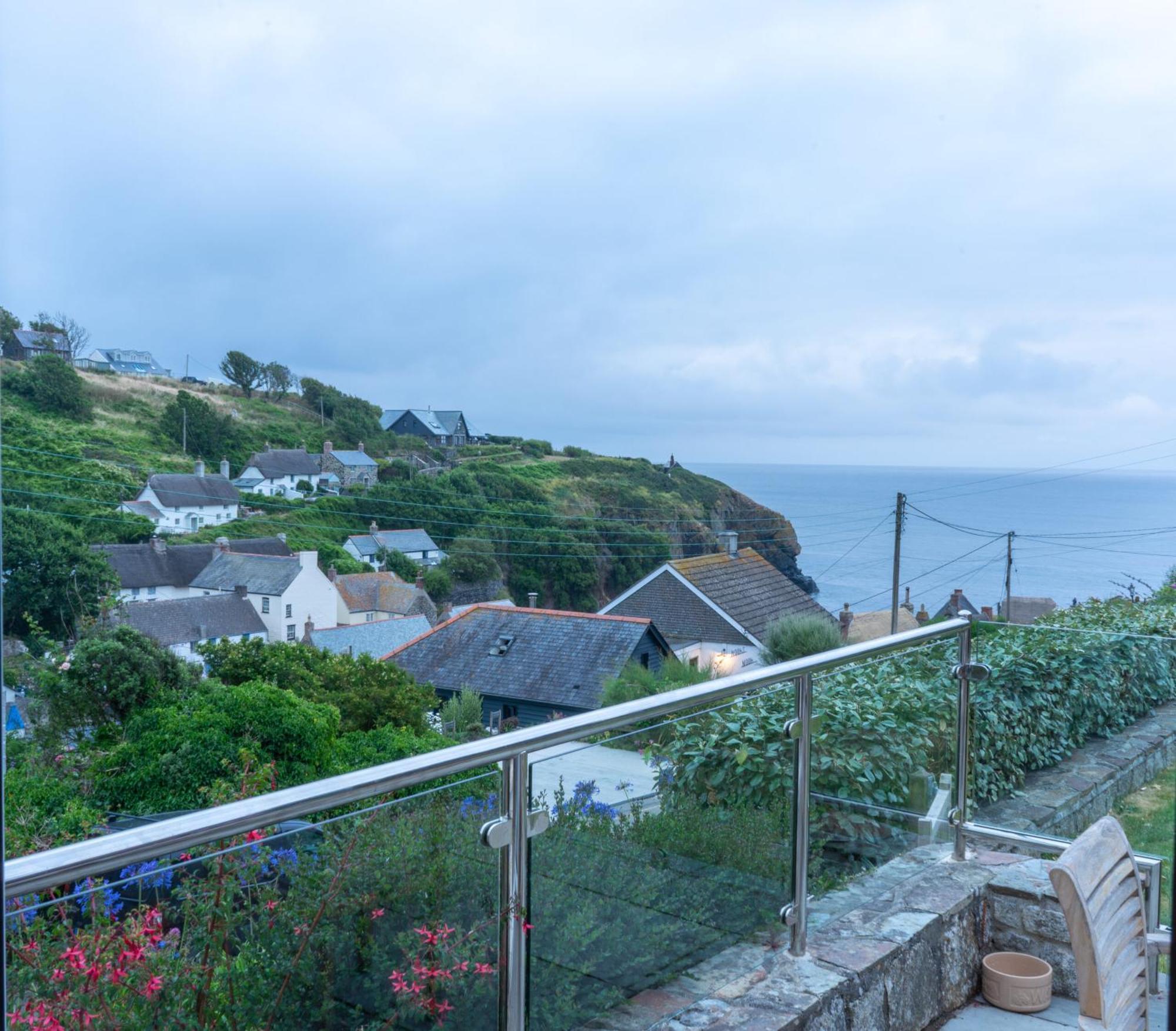 Spinnaker Cadgwith Holiday Home Bagian luar foto